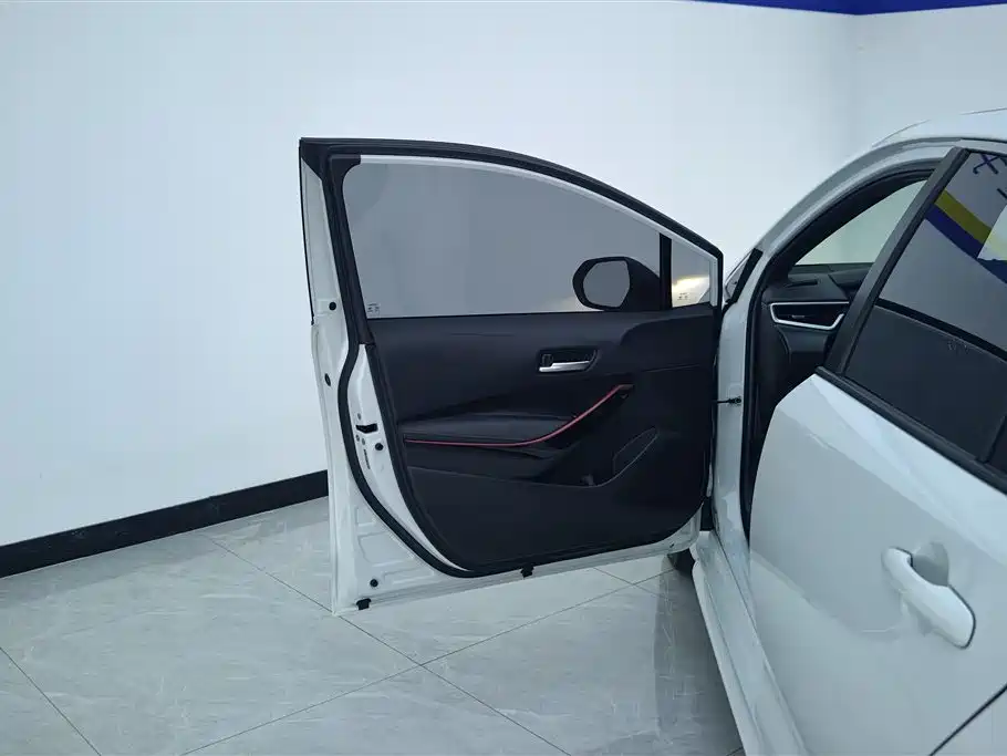 Levin Dual Engine 1.8 H E-CVT Sport