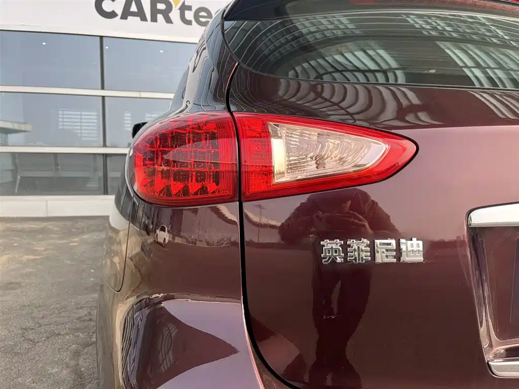 Infiniti QX50 2.5 L Joy