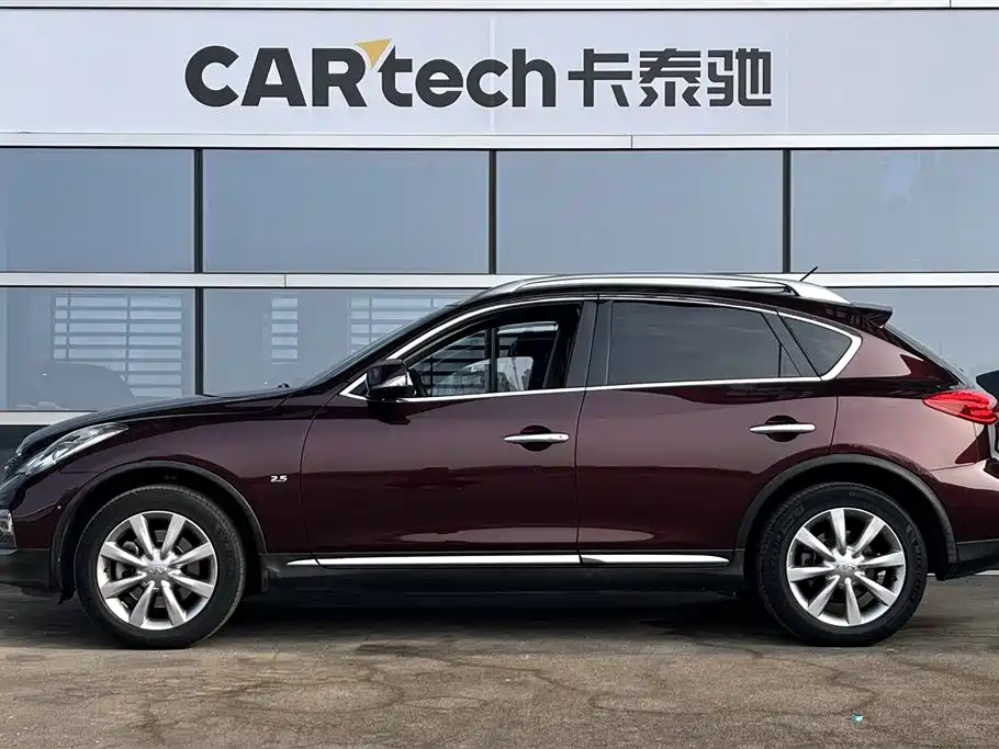 Infiniti QX50 2.5 L Joy