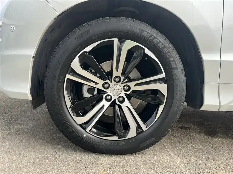 Honda UR-V 370 TURBO 2 WD Distinguished CN-V