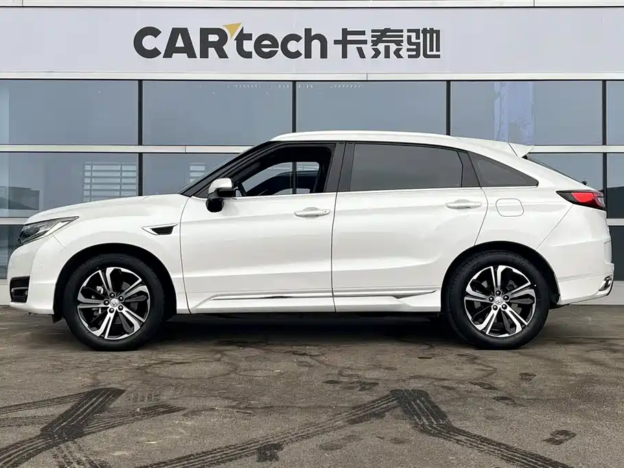 Honda UR-V 370 TURBO 2 WD Distinguished CN-V