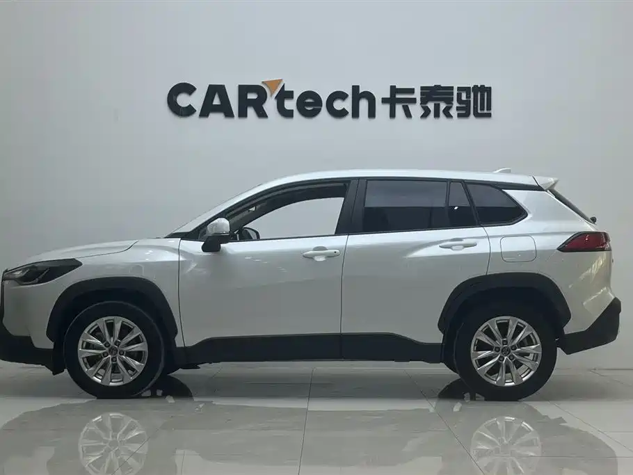 Corolla Cross 2.0 L Pioneer