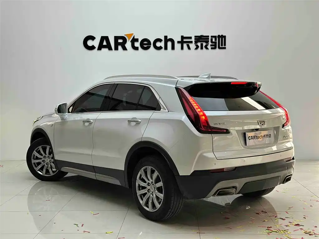 Cadillac XT4 28 T 2 WD Distinguished