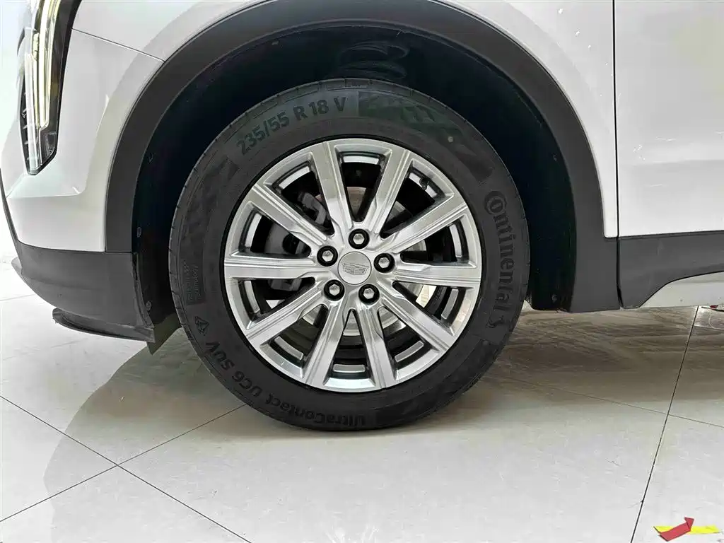 Cadillac XT4 28 T 2 WD Distinguished