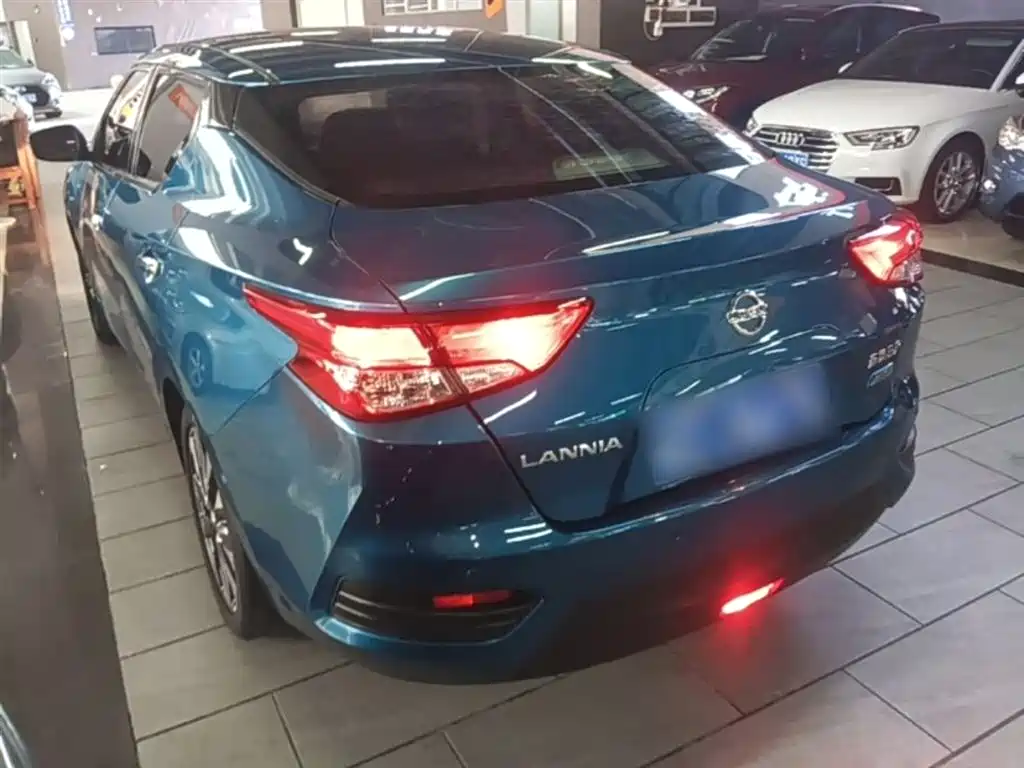 Lannia 蓝鸟 2018款 1.6 L CVT智酷潮音版
