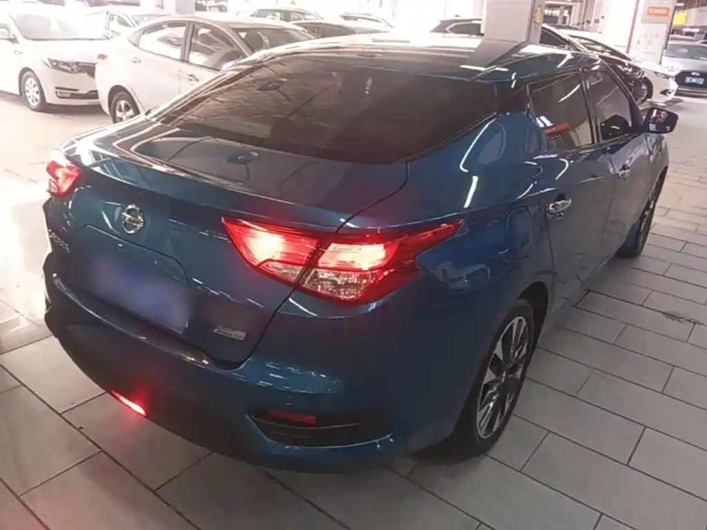 Lannia 蓝鸟 2018款 1.6 L CVT智酷潮音版