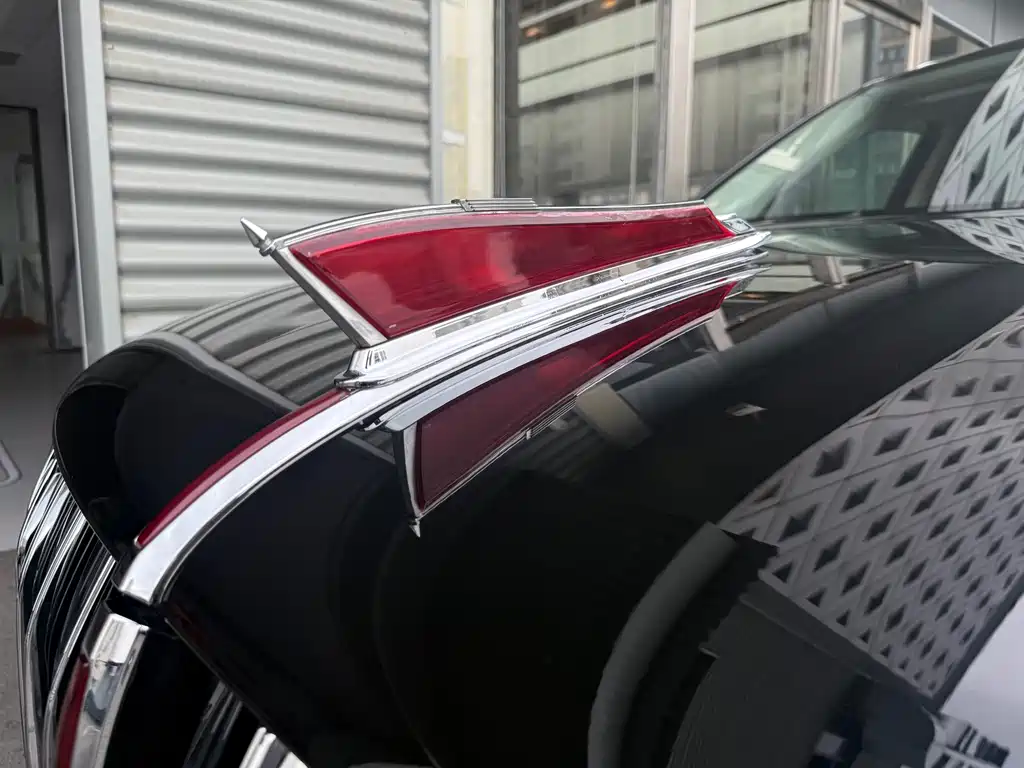 Hongqi HS7 PHEV 红旗HS7 PHEV 2025款 2.0 T PHEV 两驱旗享版 6座