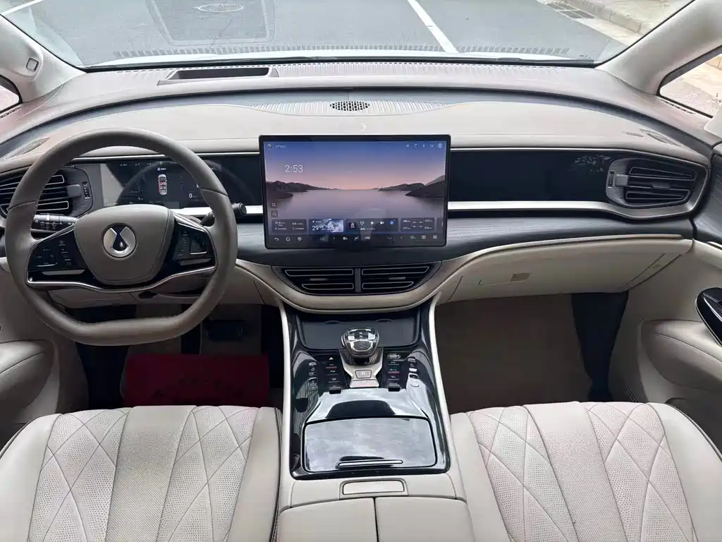 Denza D9 DM-i 970 4 WD Flagship