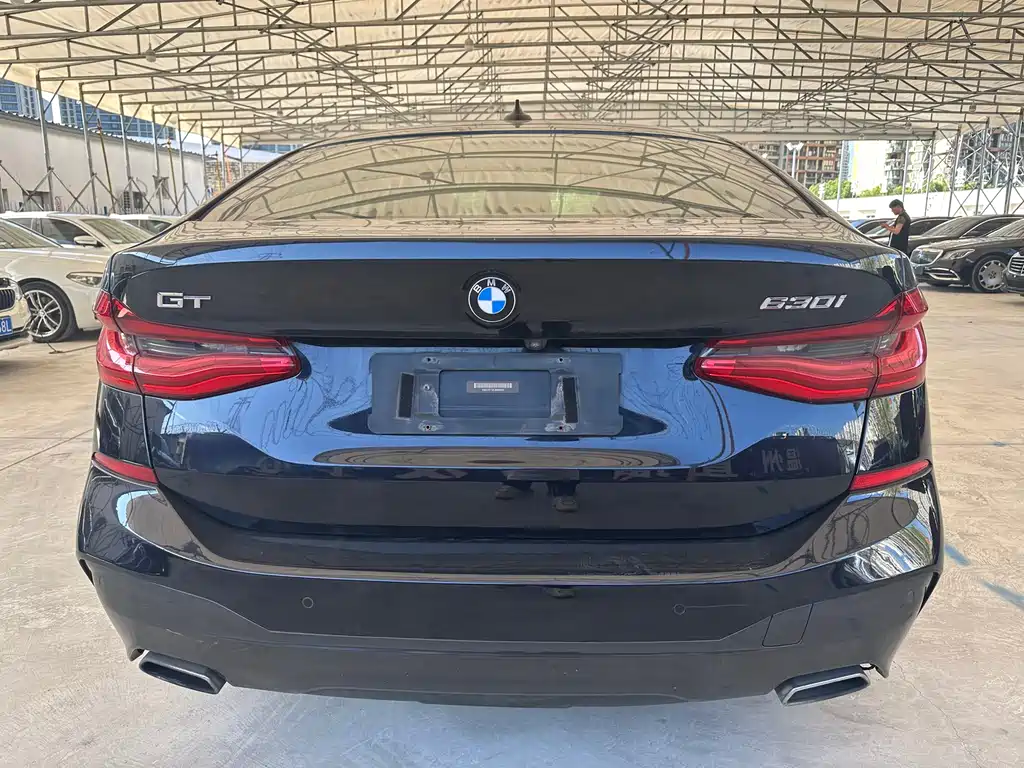 BMW 6 Series GT 630 i Luxury Design Package
