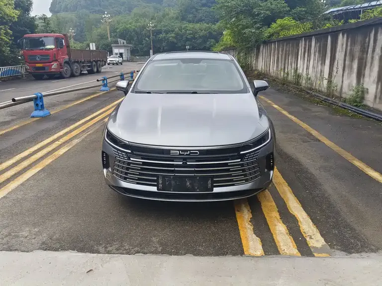 BYD Destroyer 05 DM-i 120 KM Distinguished