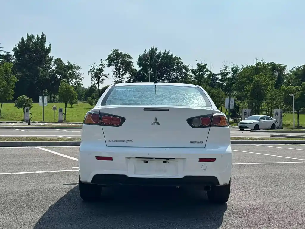 Lancer EX Zhishang 1.8 L CVT Luxury
