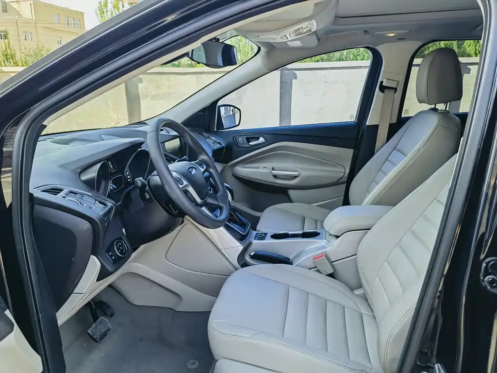 Kuga 2.0 L GTDi 4 WD Elite