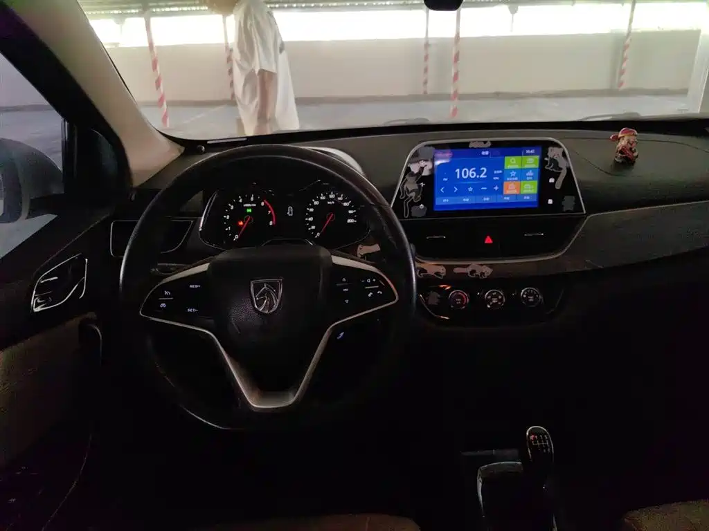Baojun 310 W 1.5 L Manual Fashion CN-V