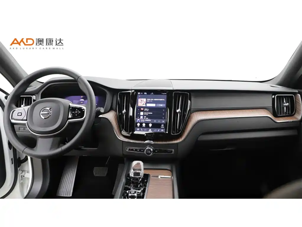 Volvo XC60 PHEV 沃尔沃XC60/2.0 T/24款/T8 插电混动 长续航四驱智远豪华版