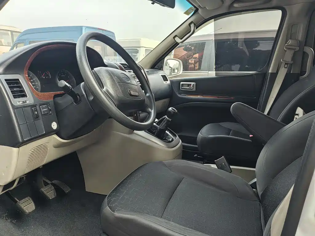 Grace 2.0 L Express Comfort 7-seat CN-VI 1 TZS