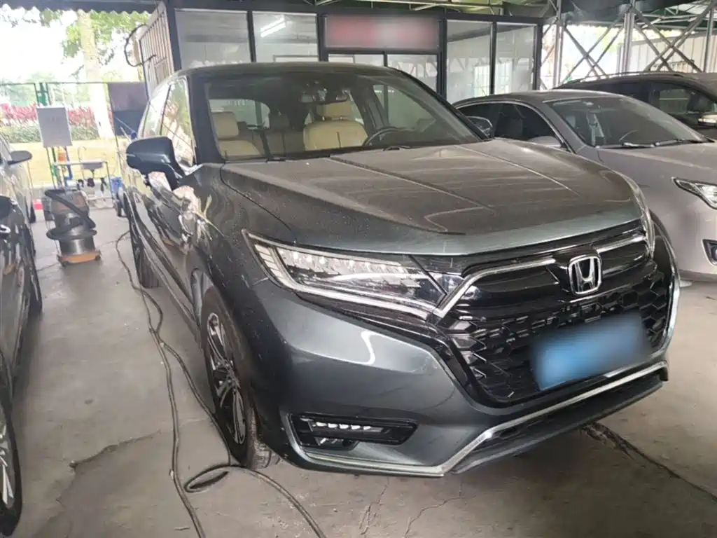 Honda UR-V 240 TURBO 2 WD Elegant