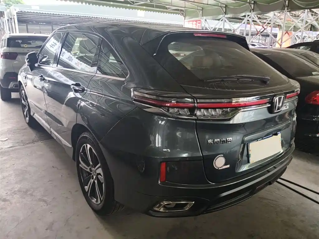 Honda UR-V 240 TURBO 2 WD Elegant