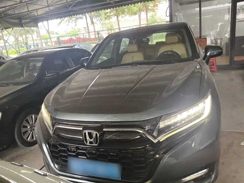 Honda UR-V 240 TURBO 2 WD Elegant