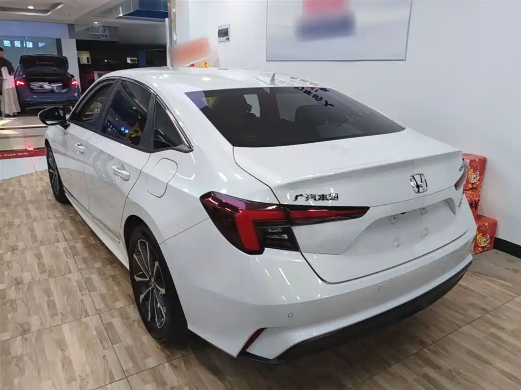 Integra 240 TURBO CVT Luxury