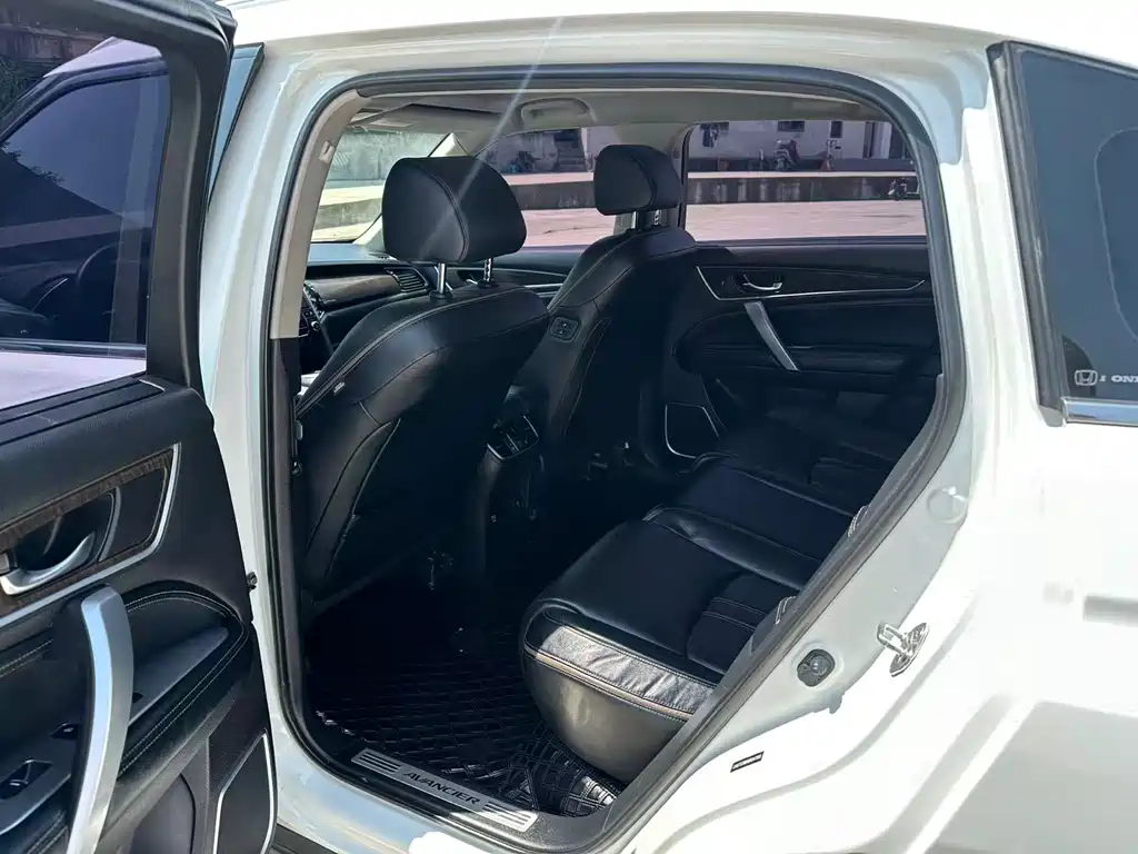 Avancier 370 TURBO 4 WD Supreme
