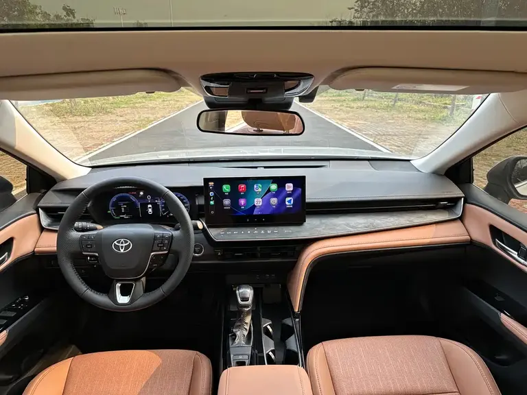 Toyota Camry Dual Engine 2.0 HGVP Luxury