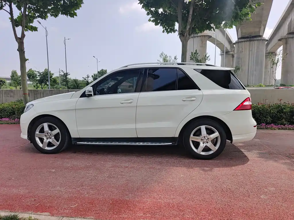 Mercedes-Benz M-Class ML 350 Luxury