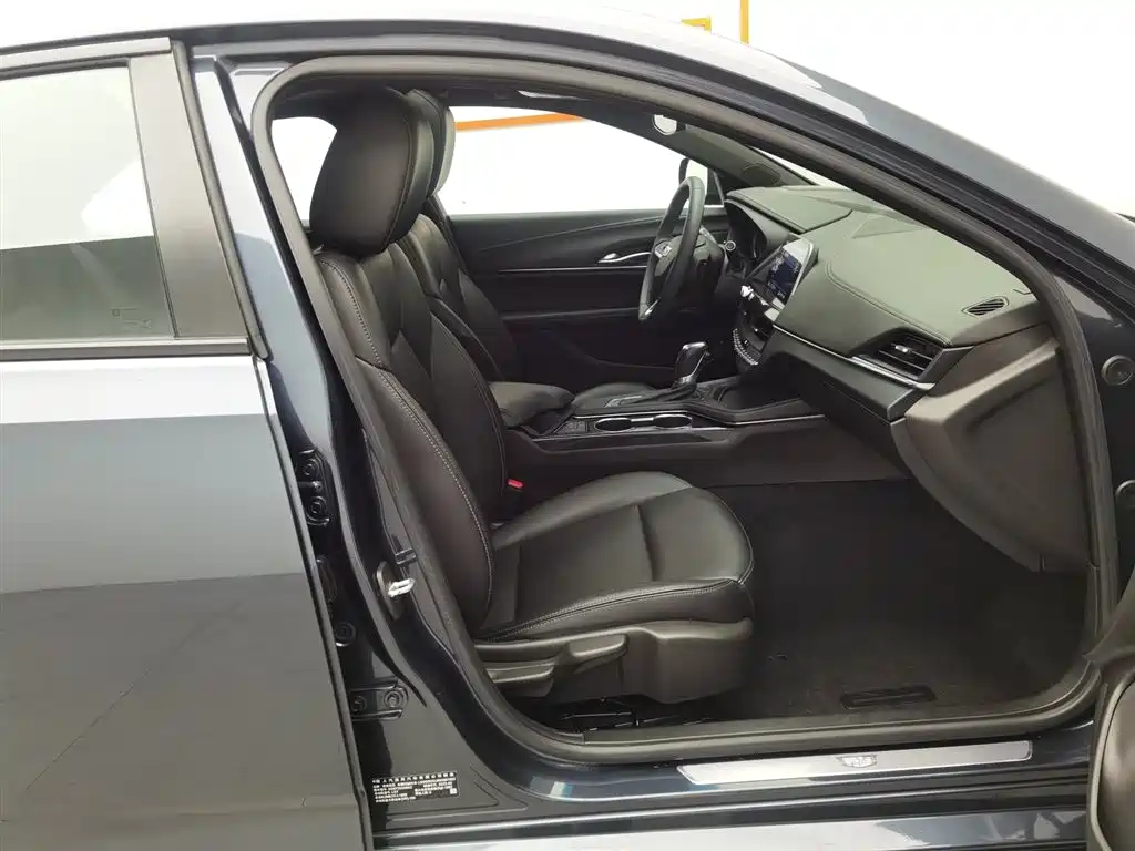 Cadillac CT4 28 T Style