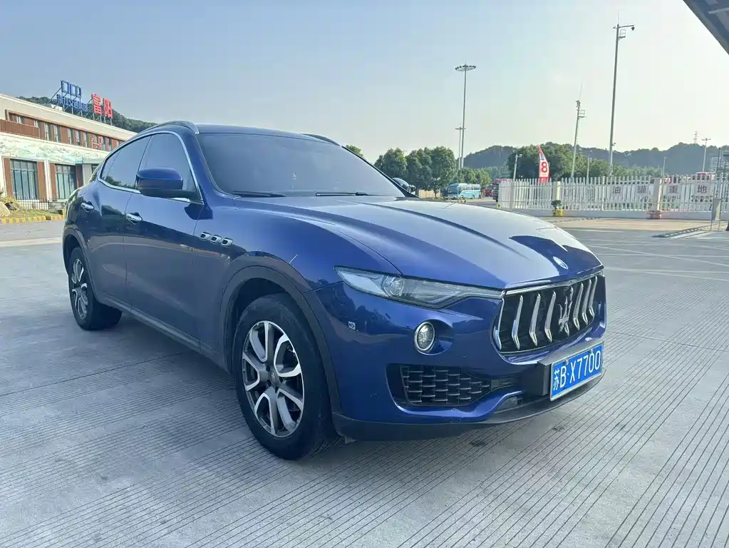 Levante 3.0 T Standard