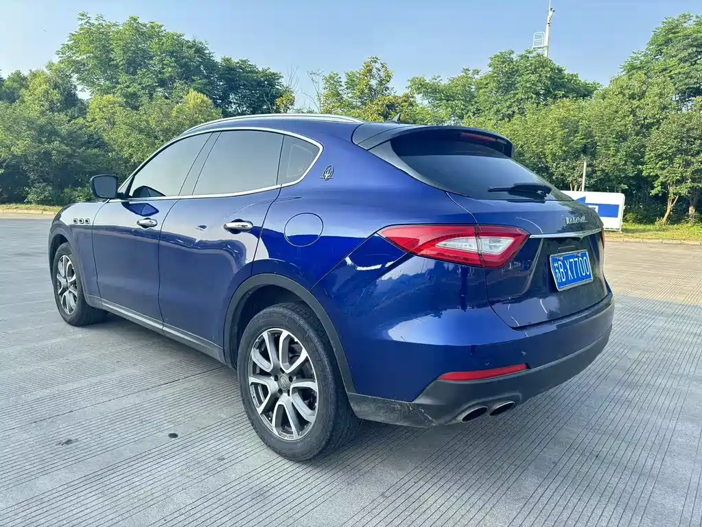 Levante 3.0 T Standard