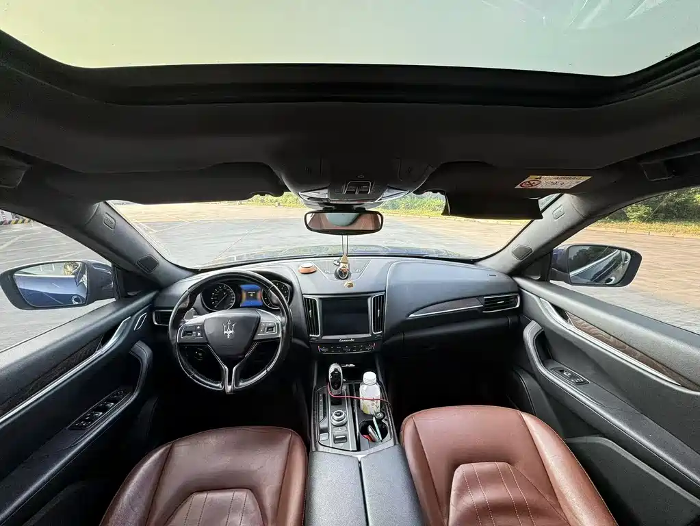 Levante 3.0 T Standard