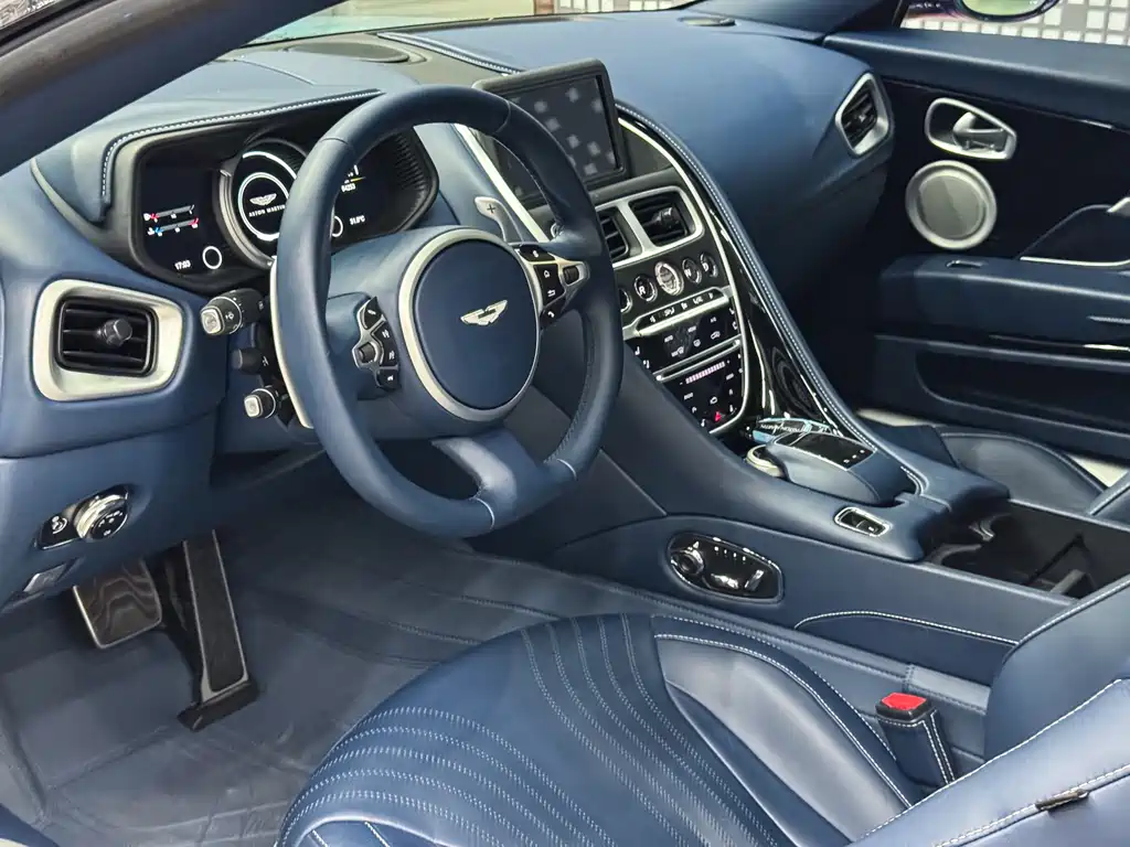 Aston Martin DB11 4.0 T V8 Coupe