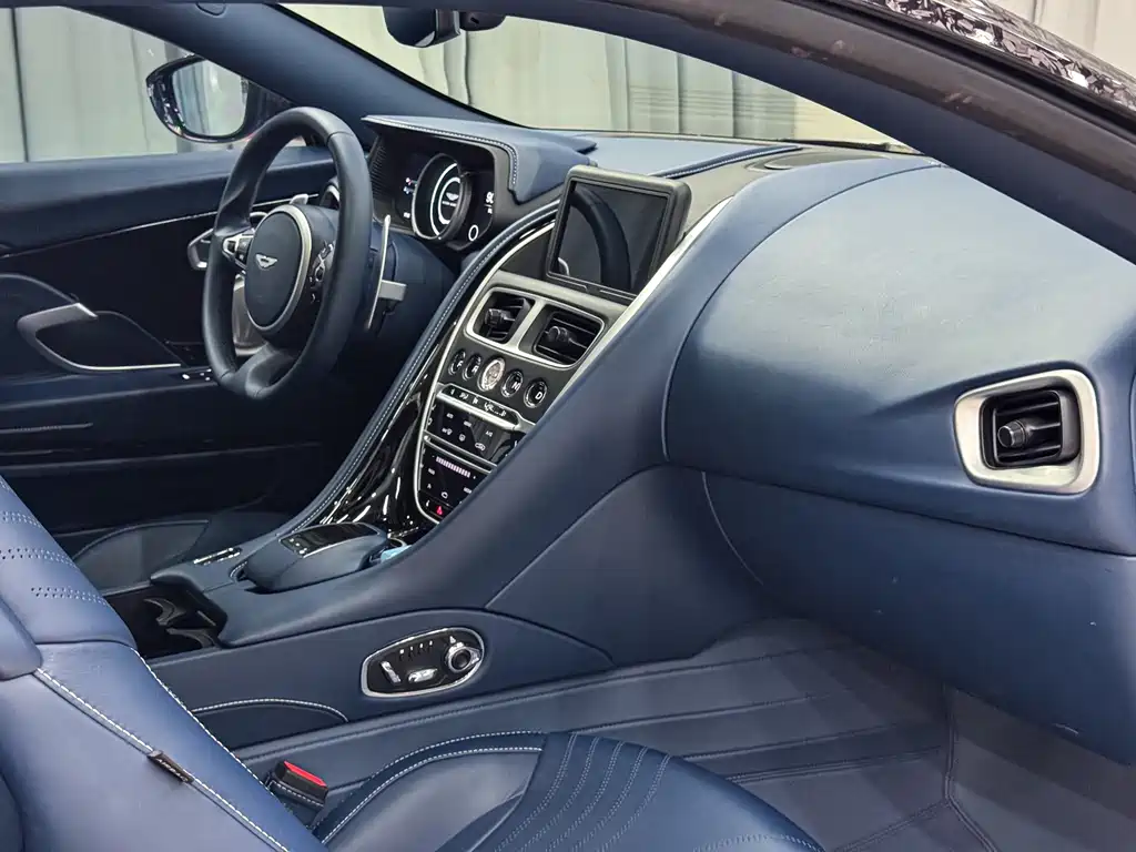Aston Martin DB11 4.0 T V8 Coupe