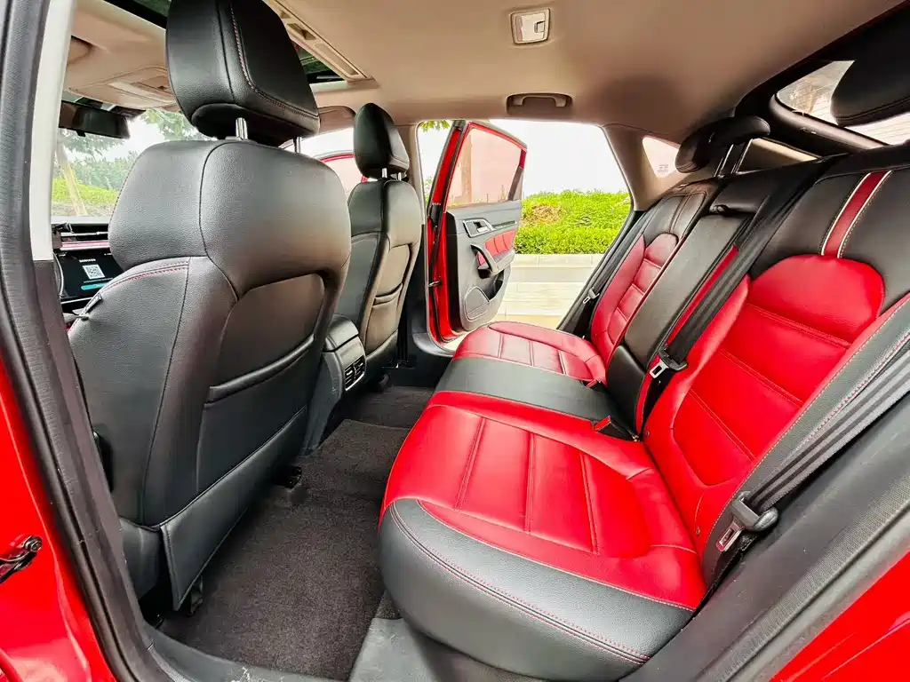MG6 20 T Auto Trophy Premium Internet CN-V