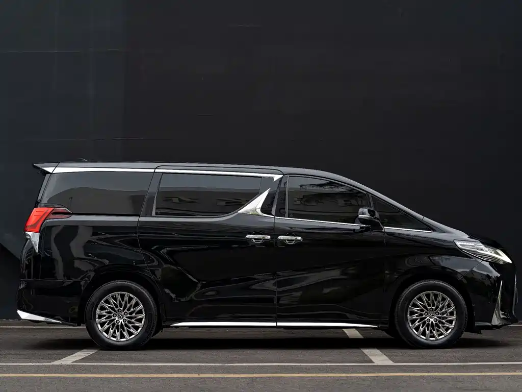 Lexus LM 300 h 7-seat Elegant