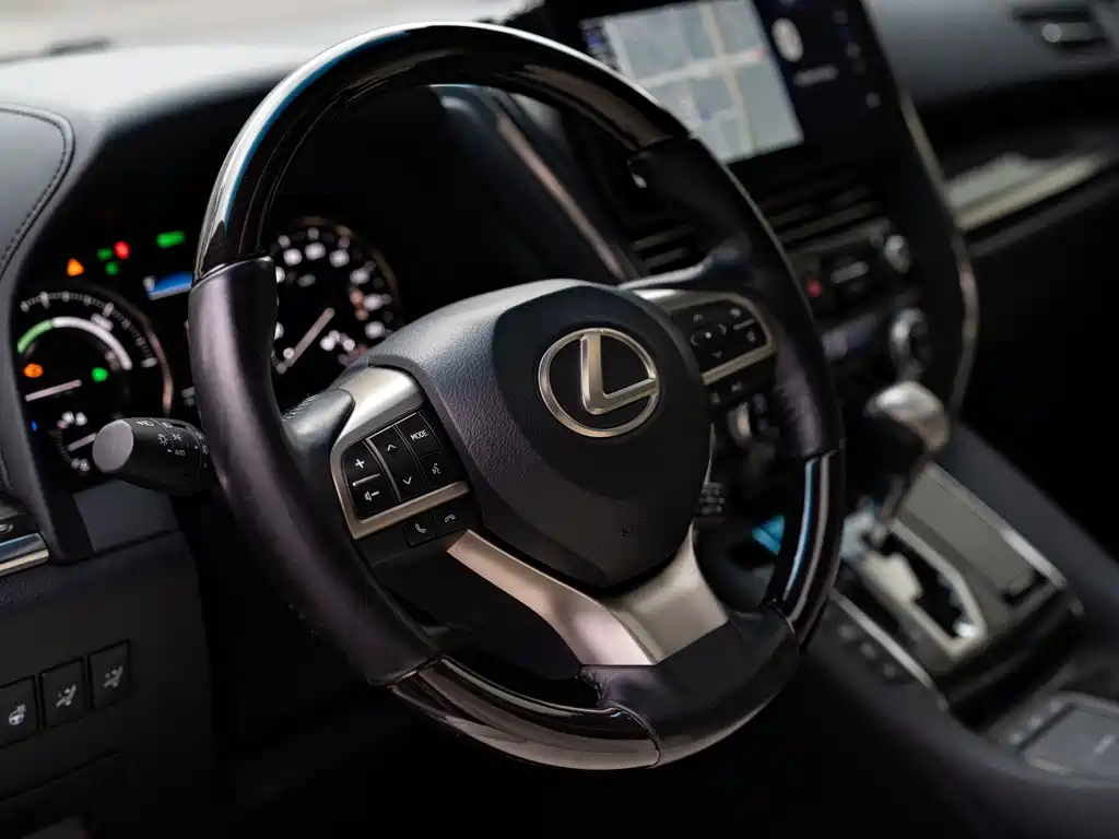 Lexus LM 300 h 7-seat Elegant