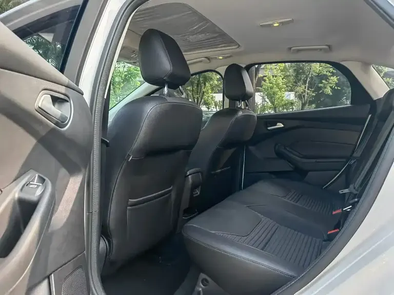 Ford Focus Sedan EcoBoost 125 Auto Super Style Smart Travel