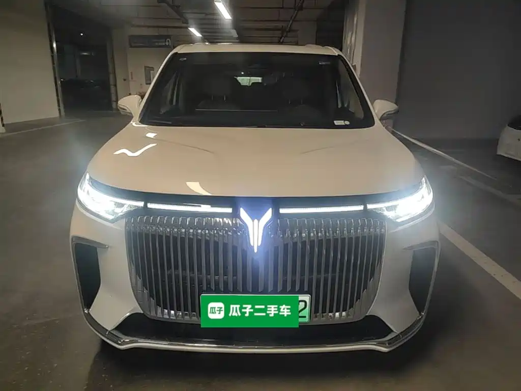 Voyah Dreamer PHEV 4 WD Distinguished Kunpeng