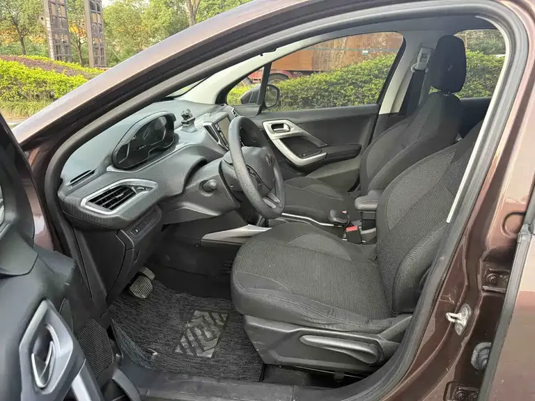 Peugeot 2008 2014 1.6 L Auto Fashion