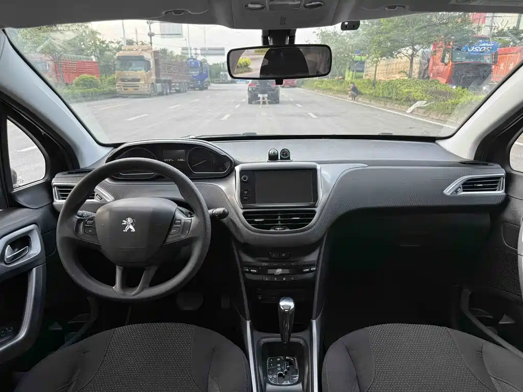 Peugeot 2008 2014 1.6 L Auto Fashion