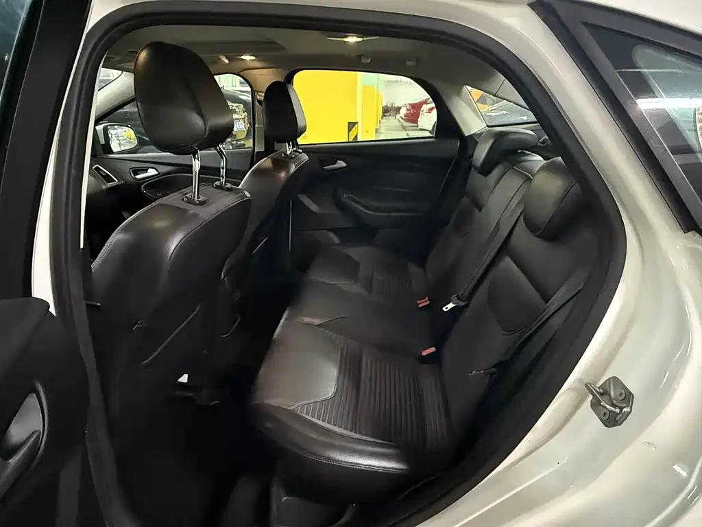 Focus Sedan 1.6 L Auto Style Smart Travel