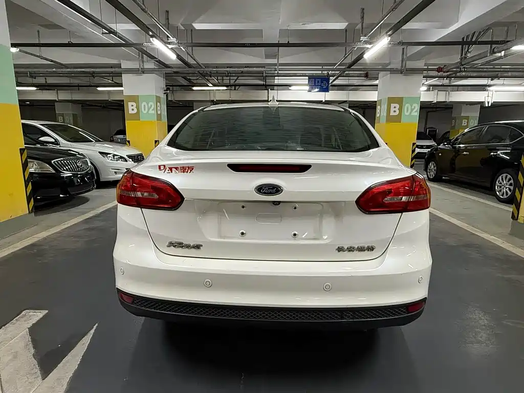 Focus Sedan 1.6 L Auto Style Smart Travel