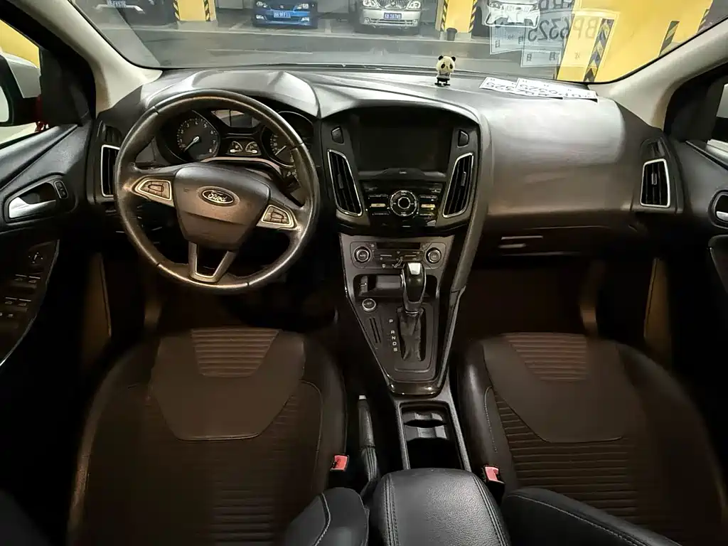 Focus Sedan 1.6 L Auto Style Smart Travel