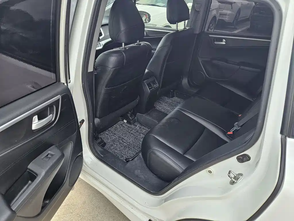 Jade 1.8 L Auto Classic 5-seat