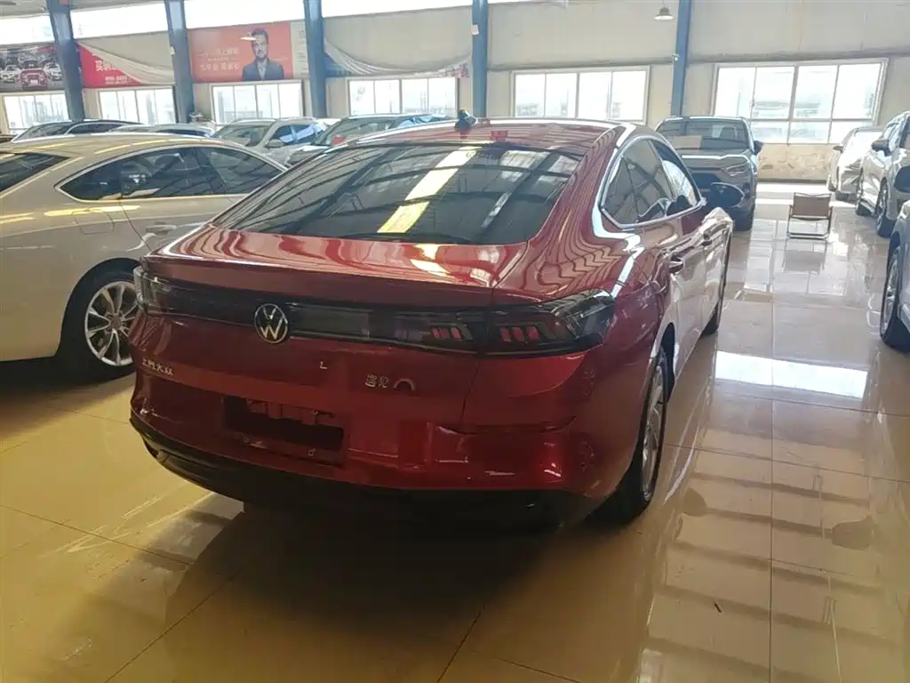 Lamando Lamando L 280 TSI DSG Dazzle Hot