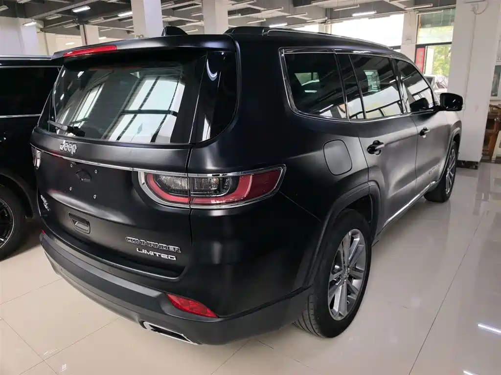 Commander 2.0 T 4 WD Premium Enjoyment CN-V
