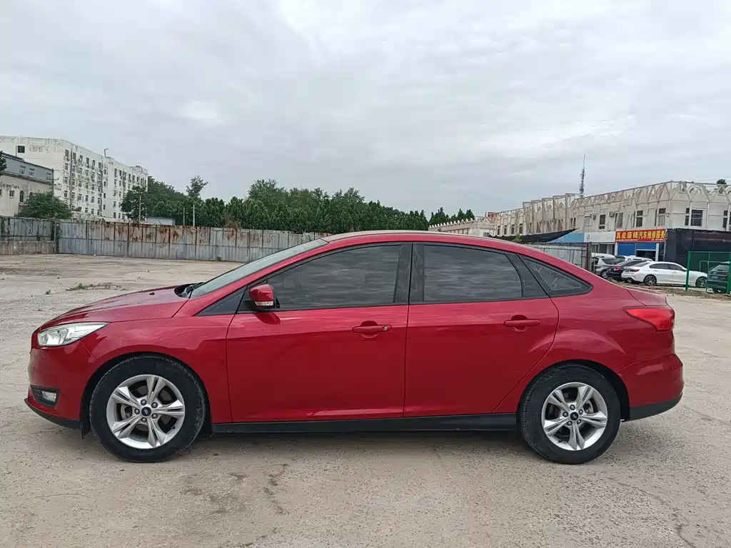 Focus Sedan 1.6 L Auto Comfort Smart Travel