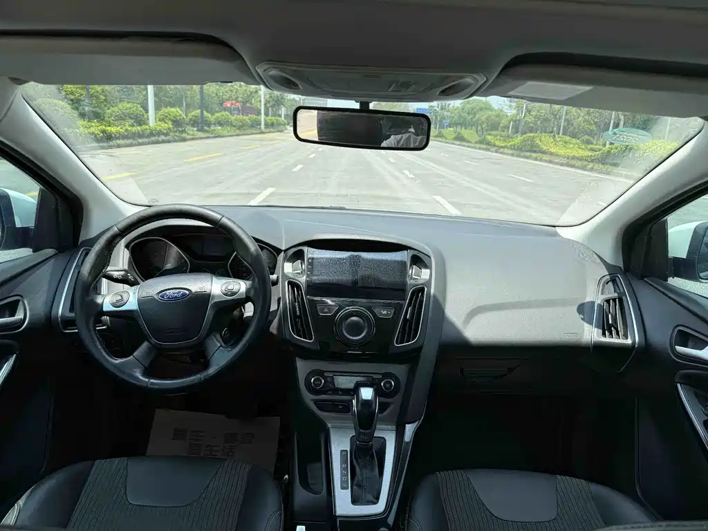 Focus Sedan 1.6 L Auto Style