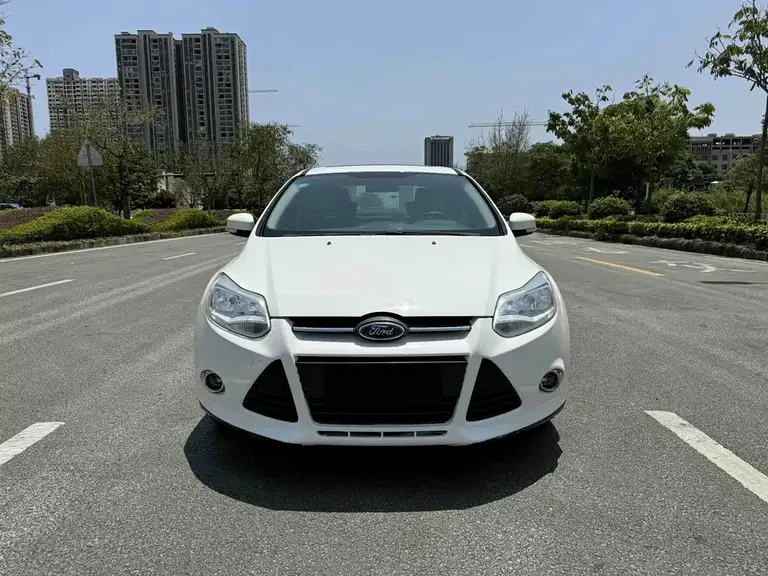 Ford Focus Sedan 1.6 L Auto Style