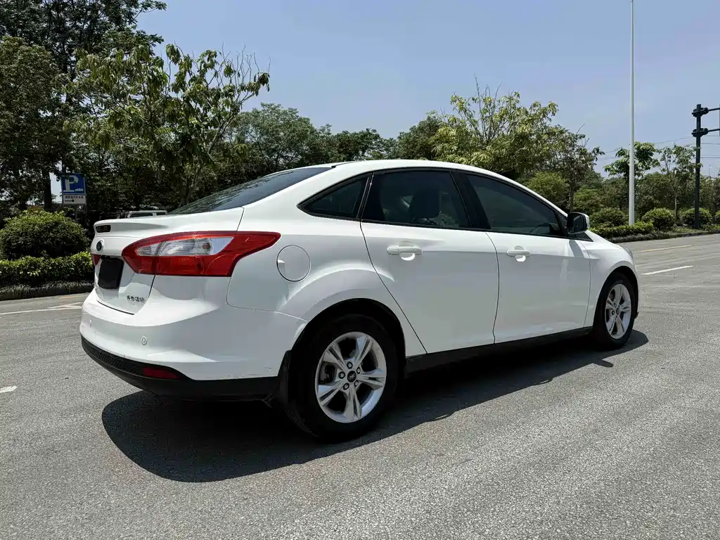 Focus Sedan 1.6 L Auto Style