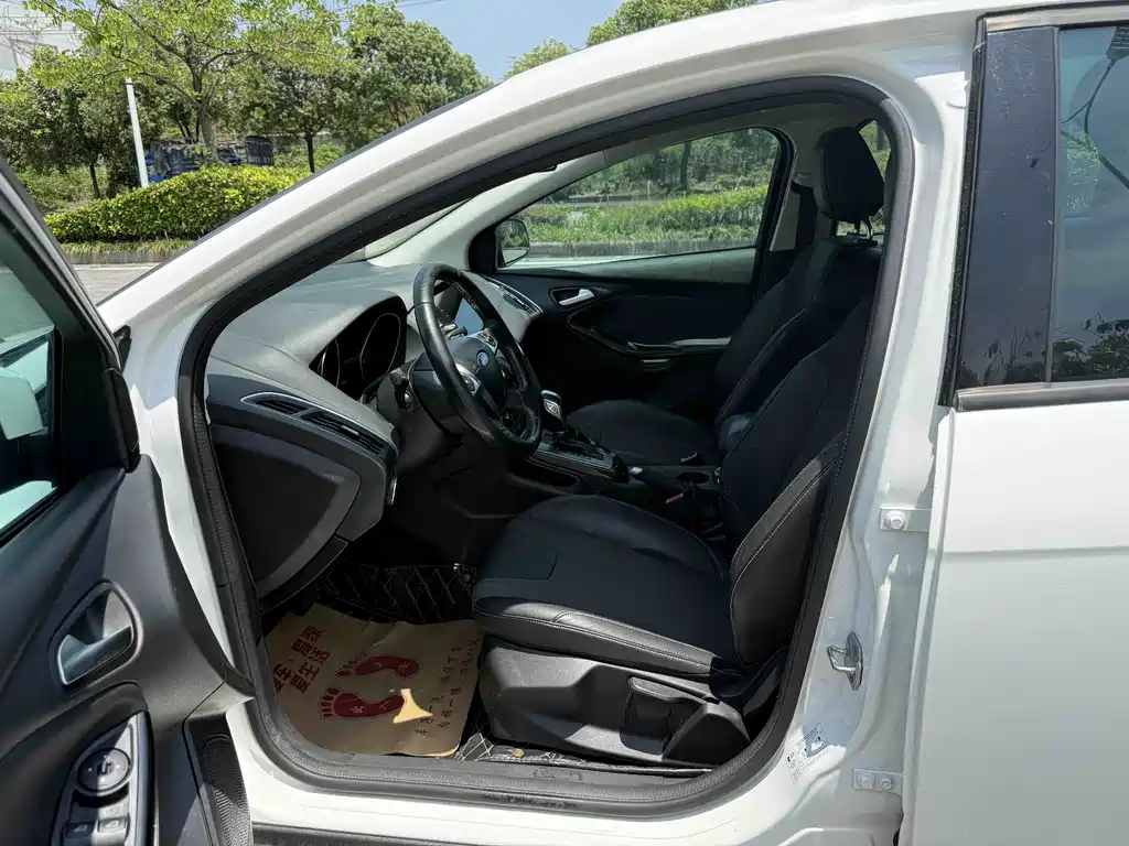 Focus Sedan 1.6 L Auto Style